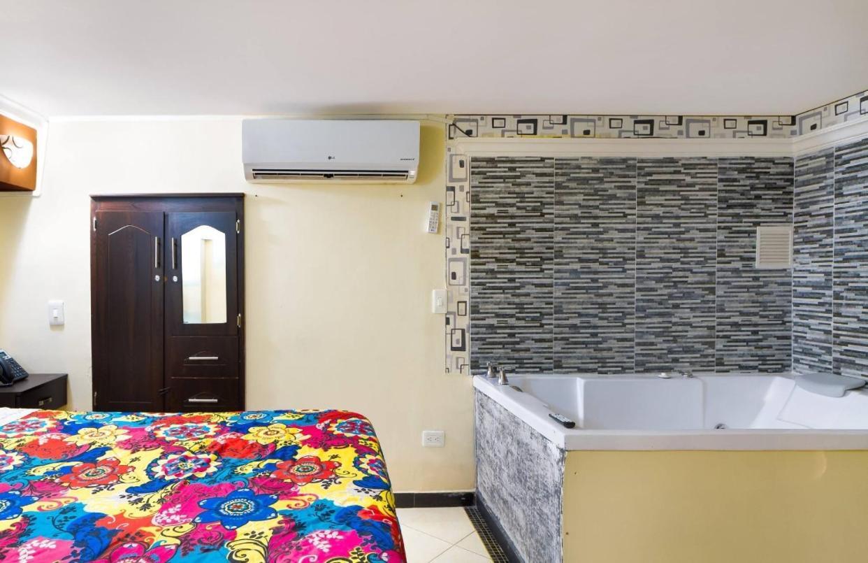 Apartamentos En El Poblado Medellín Eksteriør billede